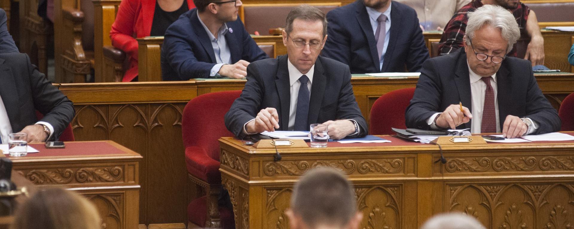 Adótörvények elfogadása, Országgyűlés, 2023. július 4.