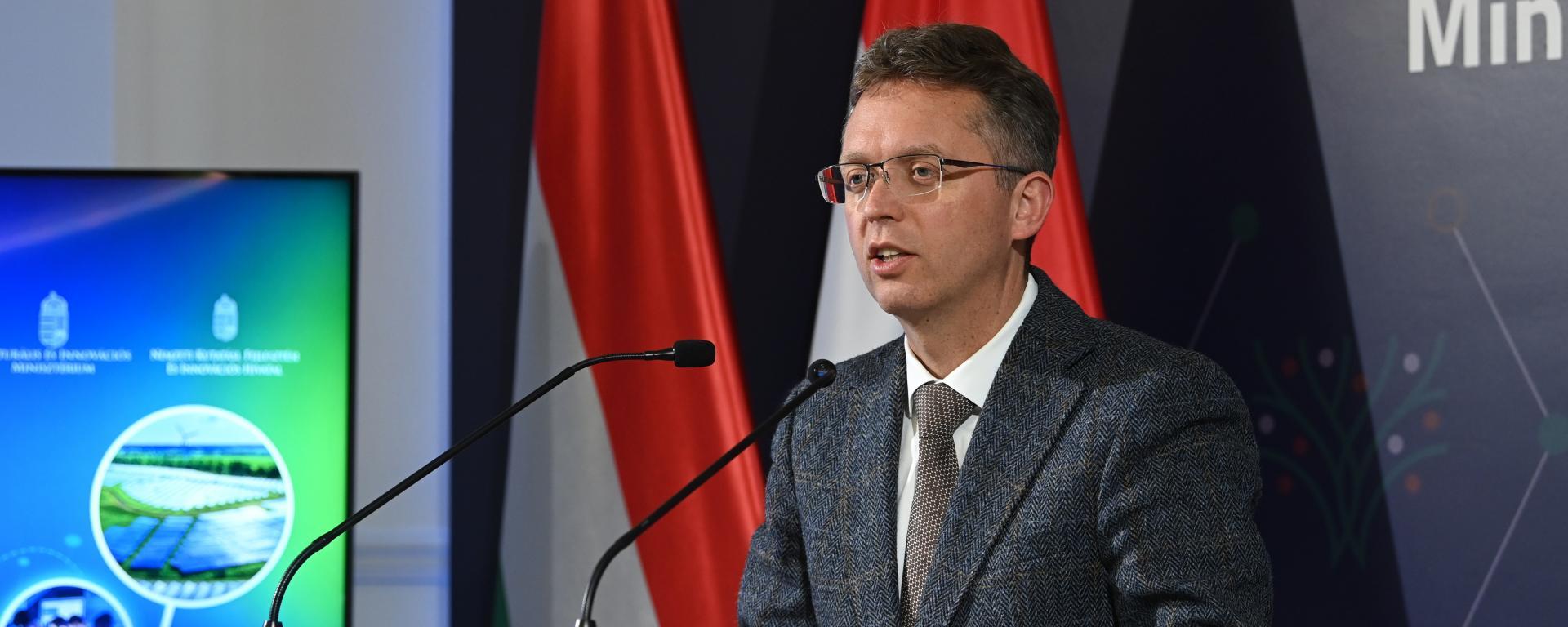 Hankó Balázs: ismét 8 milliárd forint a HU-rizont programra