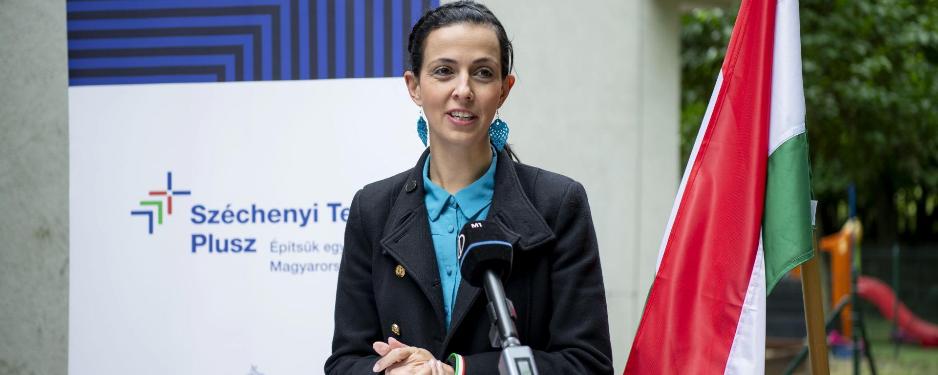 Koncz Zsófia: európai uniós és állami forrásból segíti a kormány újabb munkahelyi bölcsődék kialakítását