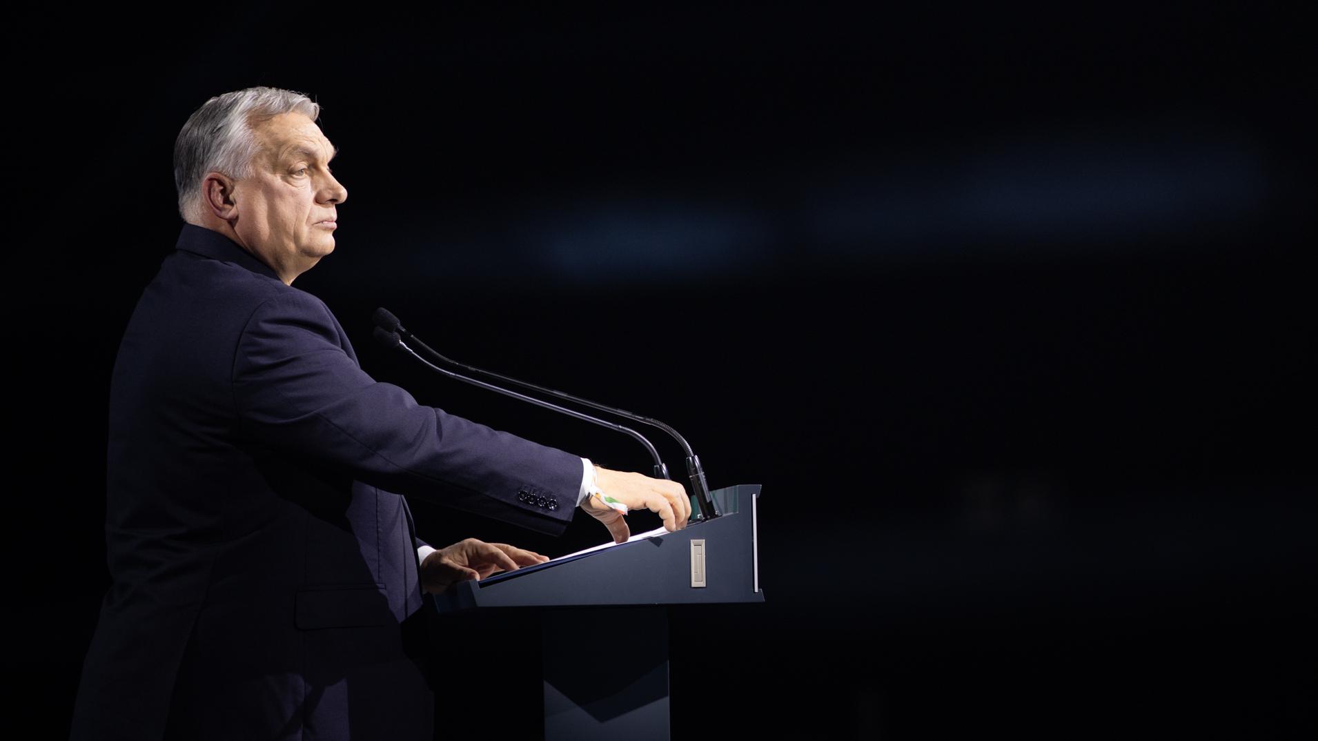 Akinek van esze, nem sorol be a háborús vágányra