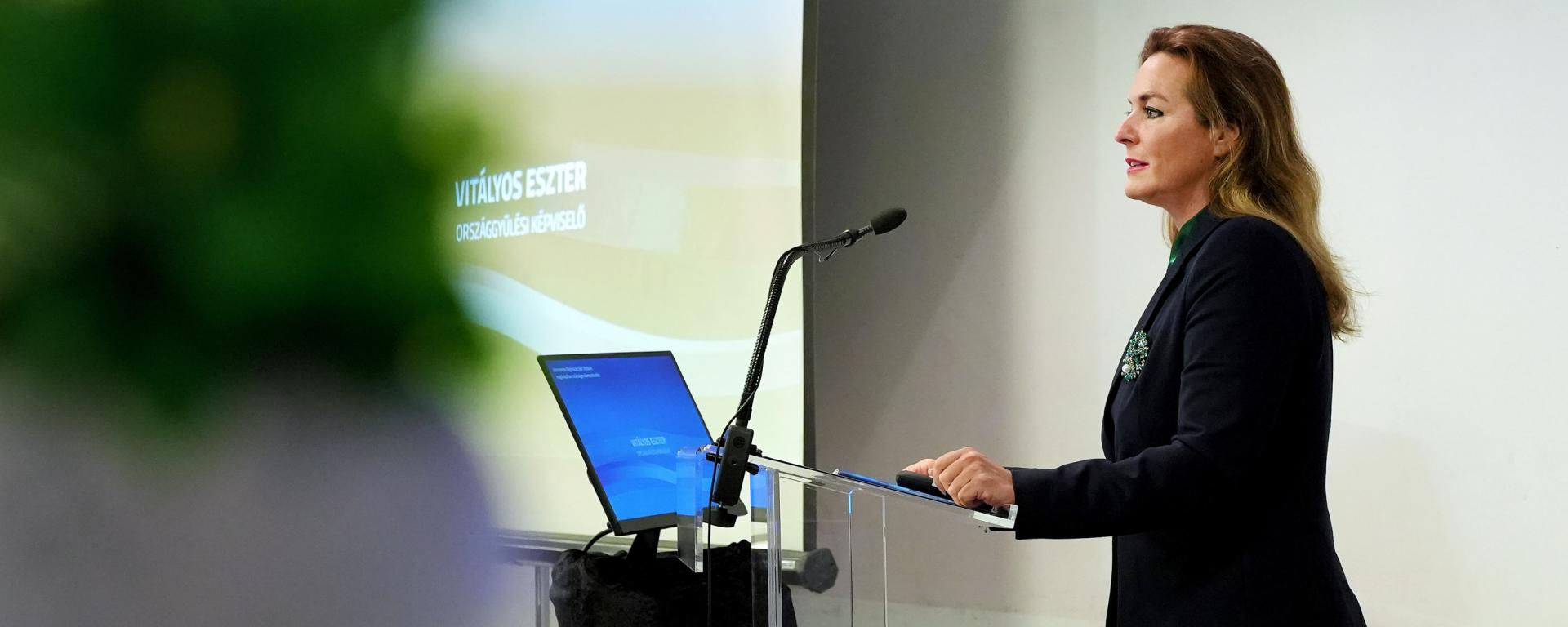 Vitályos Eszter: befejeződött a környezeti kármentesítés Szentendre térségében