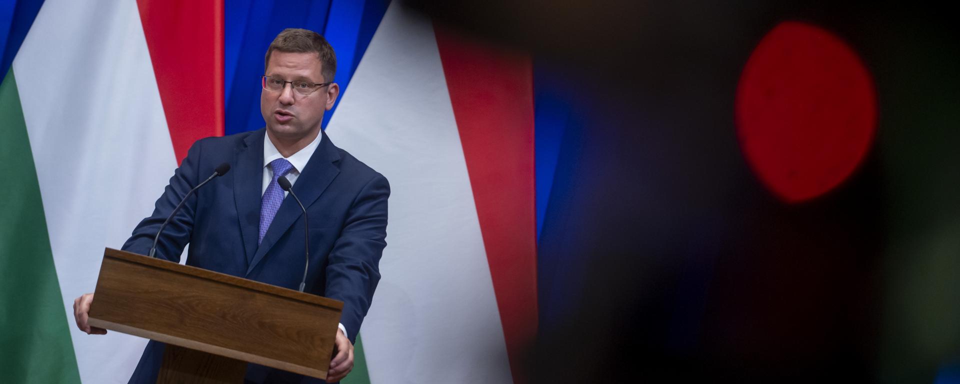 Gulyás Gergely: nem kifelé tartunk a háborúból, hanem befelé