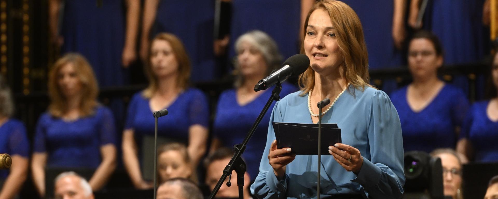 Novák Irén: nemzetépítő munkát végez, aki részt vesz a fiatalok művészeti nevelésében