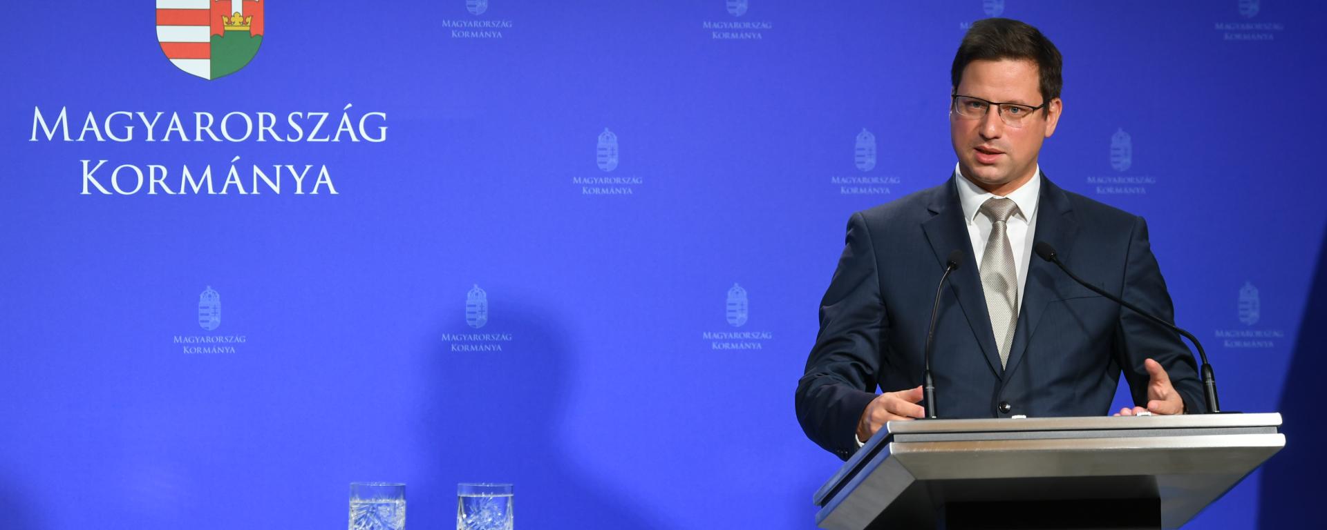 A kormány elkötelezett a rezsicsökkentés eredményeinek megvédése mellett