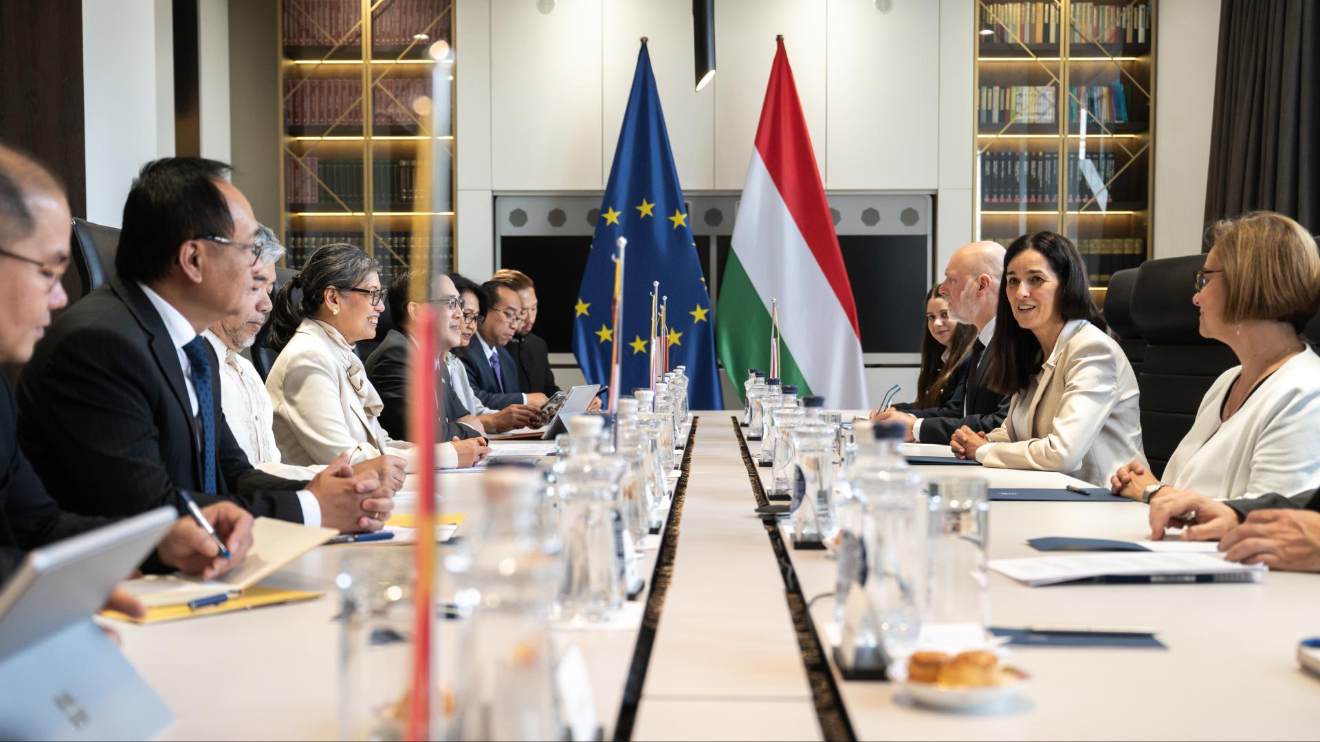 Orbán Anita találkozója az ASEAN tagországok misszióvezetőivel
