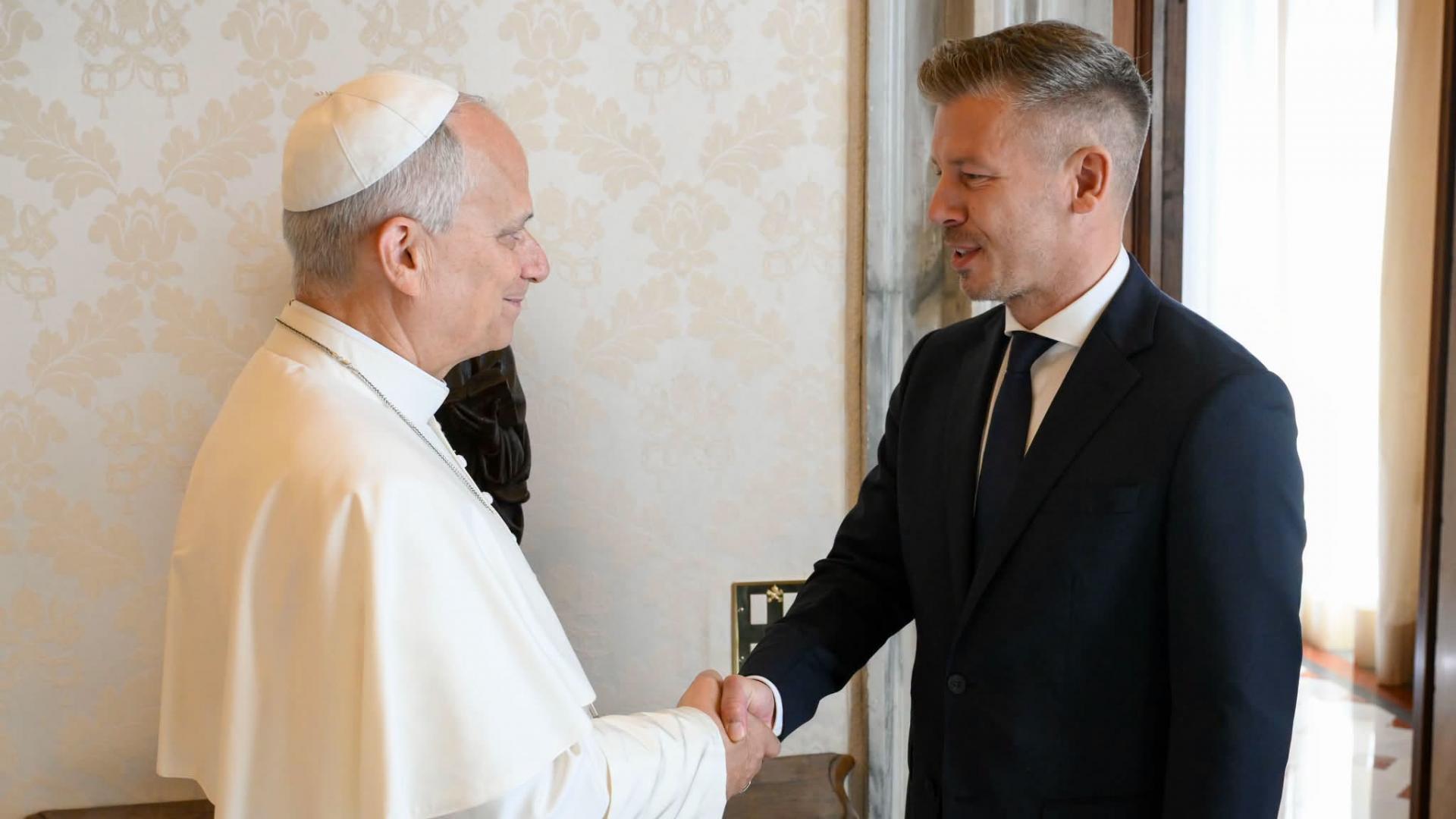 XIV. Leó pápa a Vatikánban fogadta Magyar Péter kormányfőt