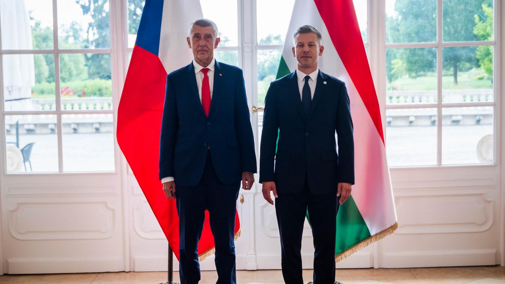 Először ült közös tárgyalóasztalhoz Magyar Péter és Andrej Babis