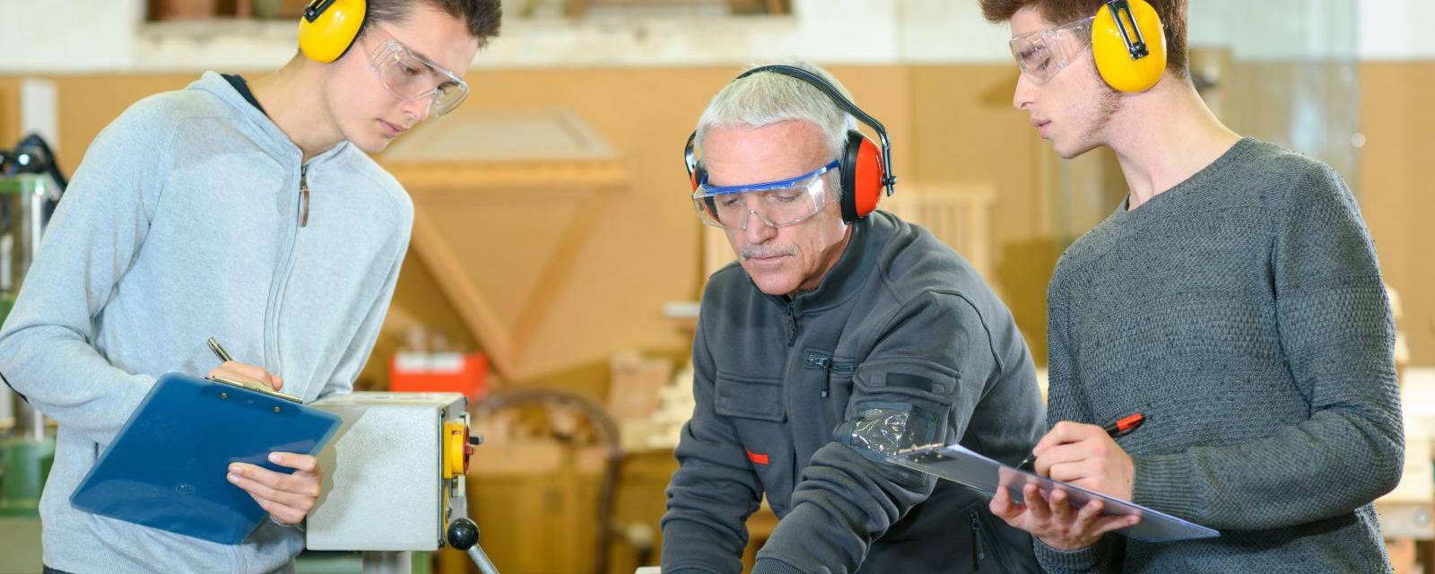 oktatás,munka,szakképzés,foglalkoztatás,idős