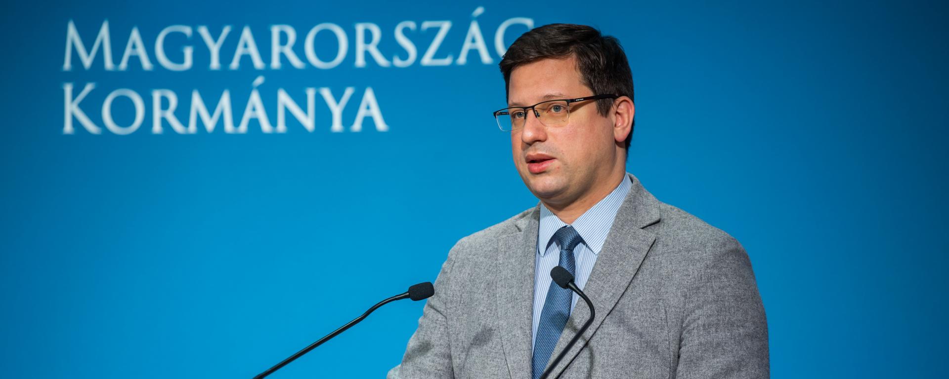 a kormány kénytelen saját vakcinabeszerzési forrásokat szerezni