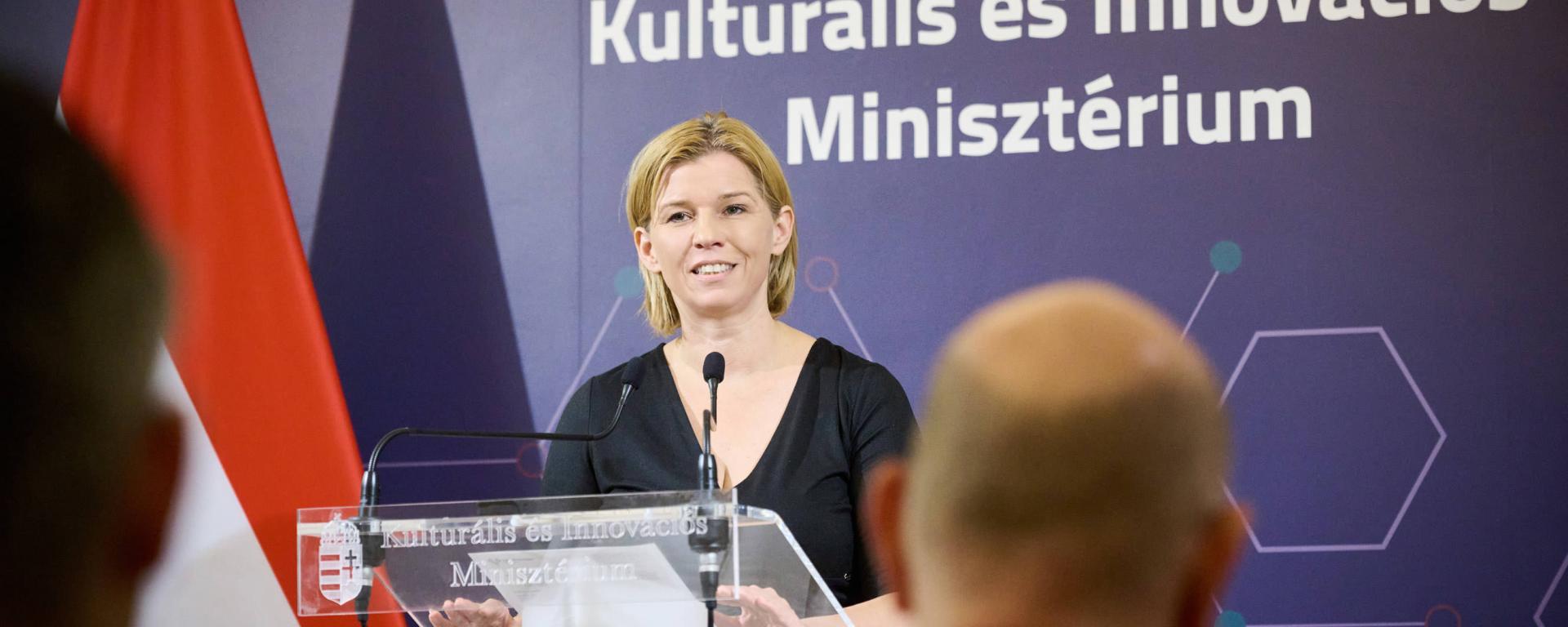 Varga-Bajusz Veronika: megnyílt a jelentkezés a Köbüki tehetséggondozó tanári Ösztöndíjra