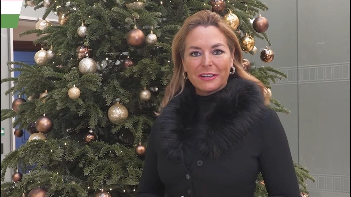 Békés, áldott ünnepeket, Magyarország!