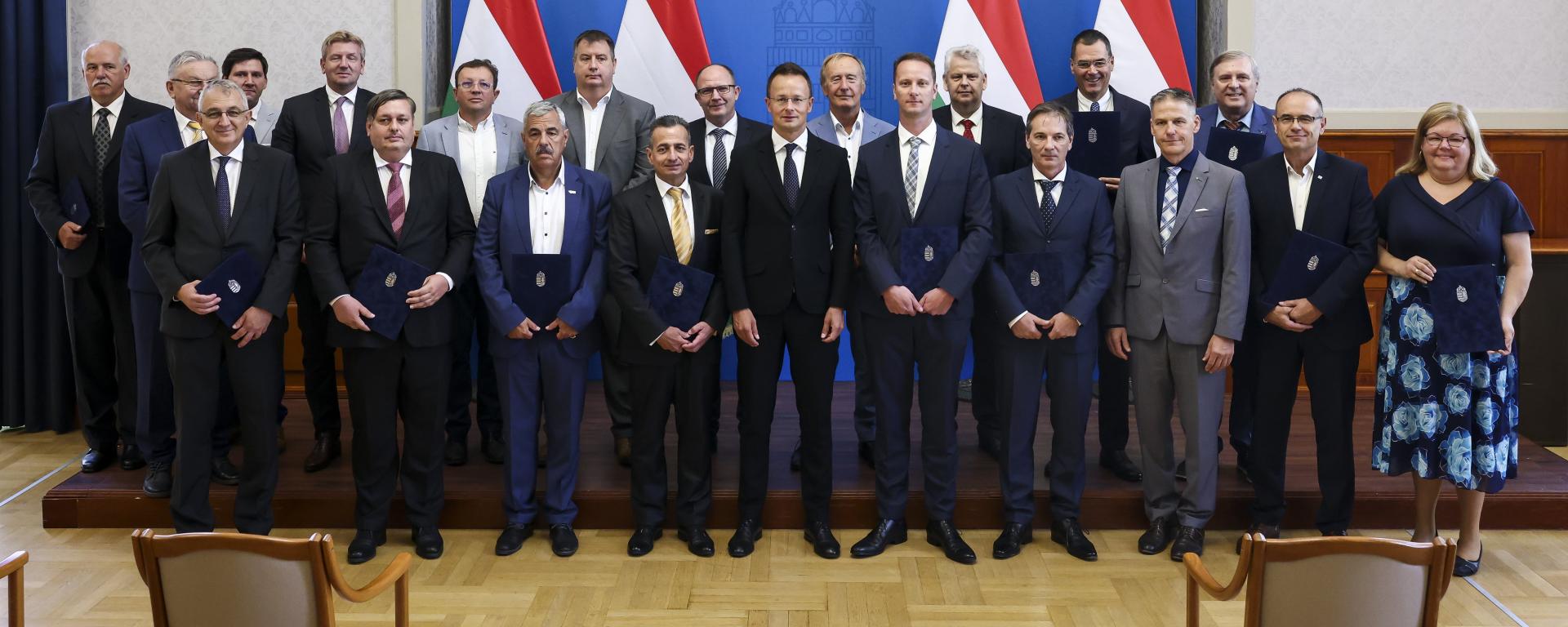 Szijjártó Péter: huszonöt vállalat már megkapta a támogatást a Gyármentő Program keretében2