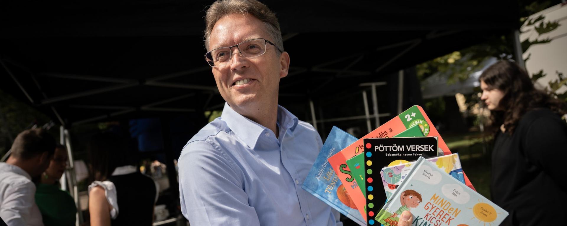 Hankó Balázs: sikeres a könyvtári kihívás program