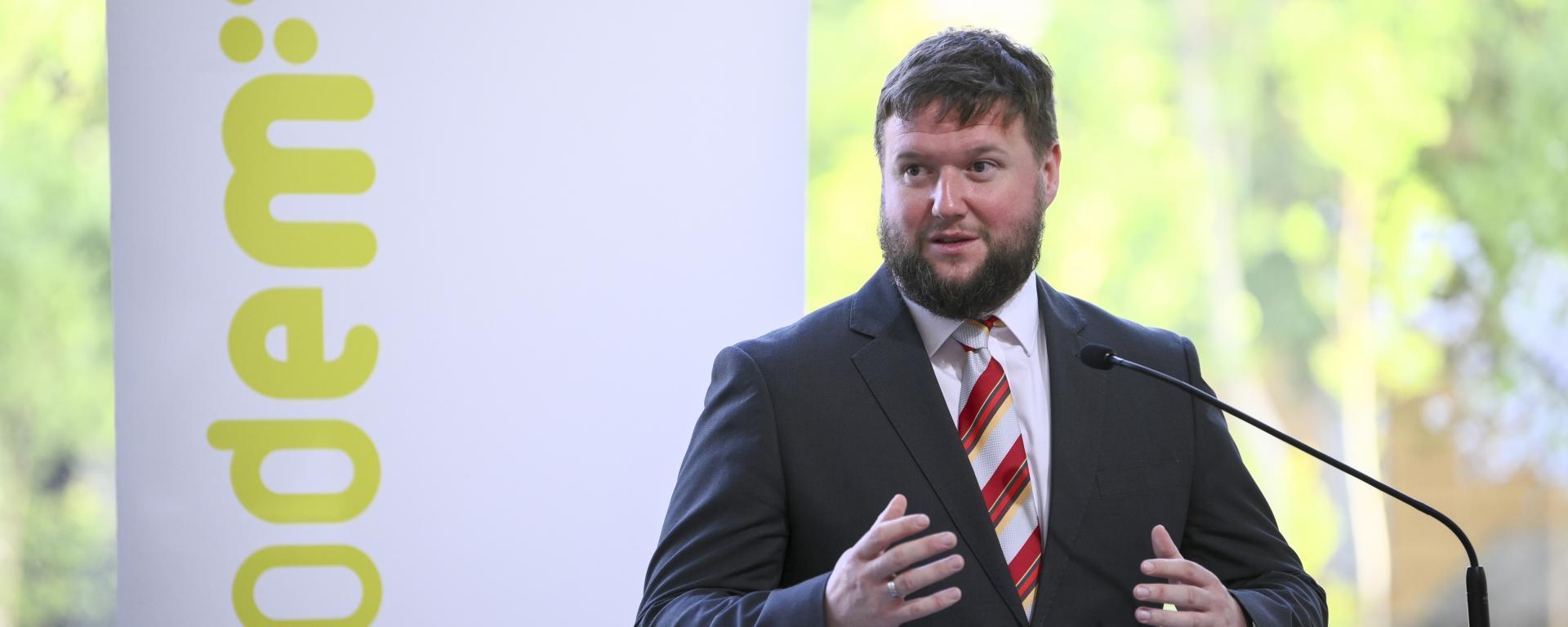 El nem mesélt történetek: hazai vidéki múzeumok 1989 utáni gyűjtéséből nyílt kiállítás a debreceni Modemben