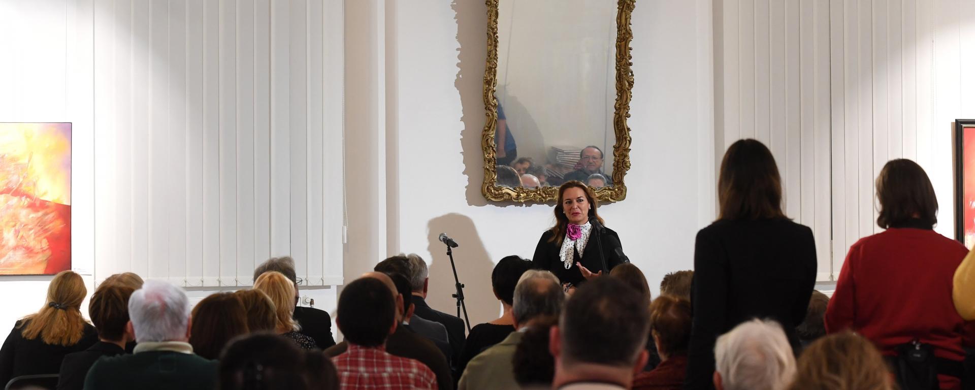 Bemutatták a Tuzson-Berczeli Péter festőművész eddigi pályaívét megrajzoló albumot