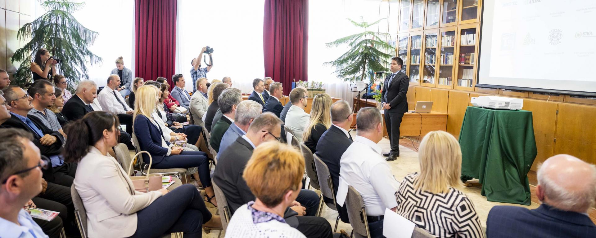 NM_Szombathely_PelsőczyCs