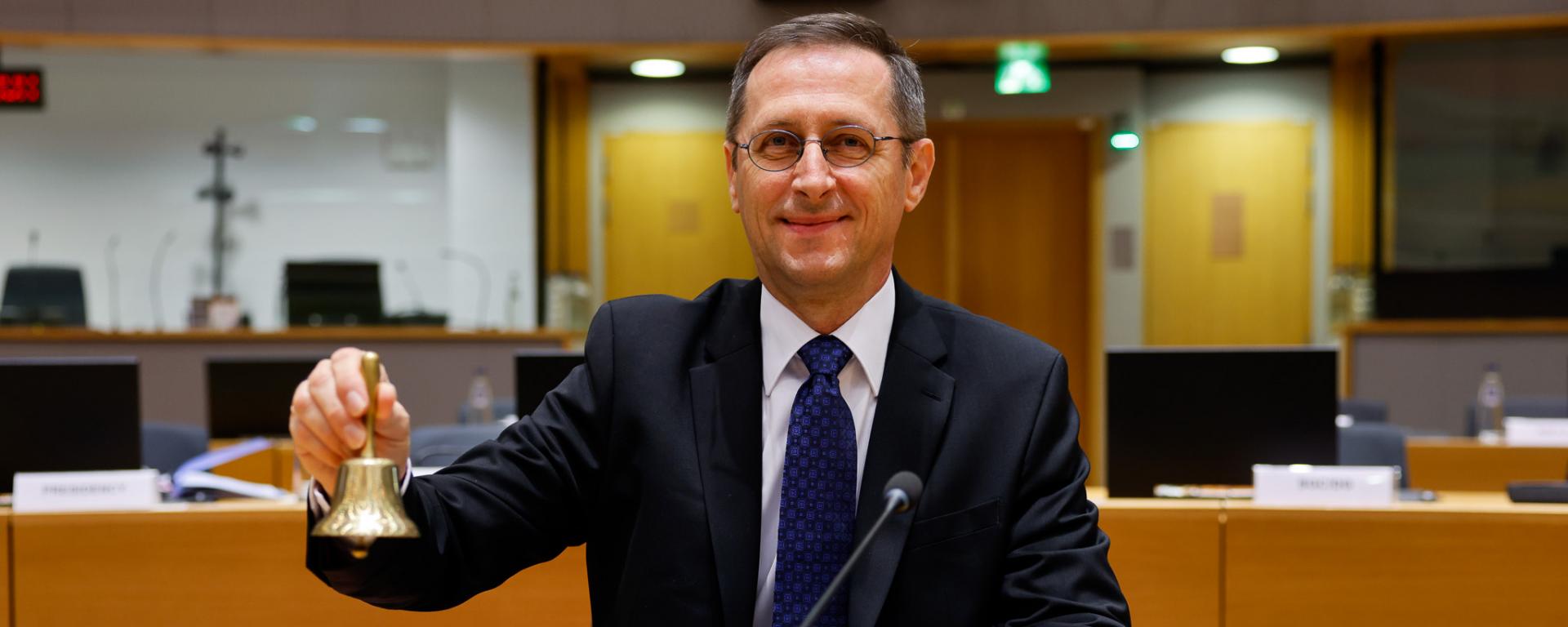 csengő varga mihály ecofin