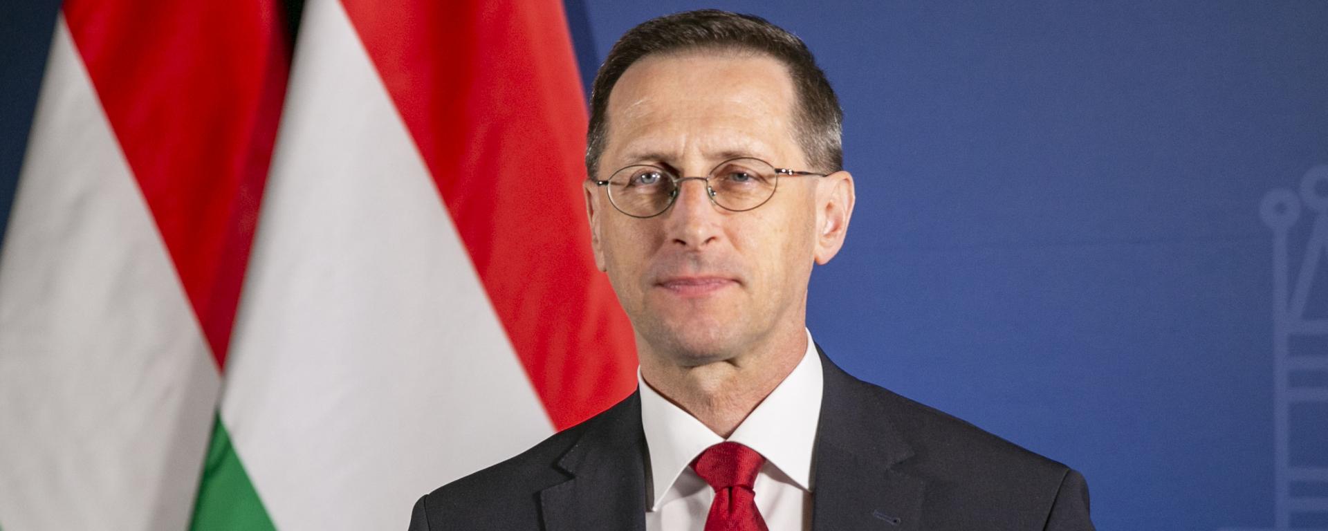 Varga Mihály, videófelvétel közben, 2021. május 31.