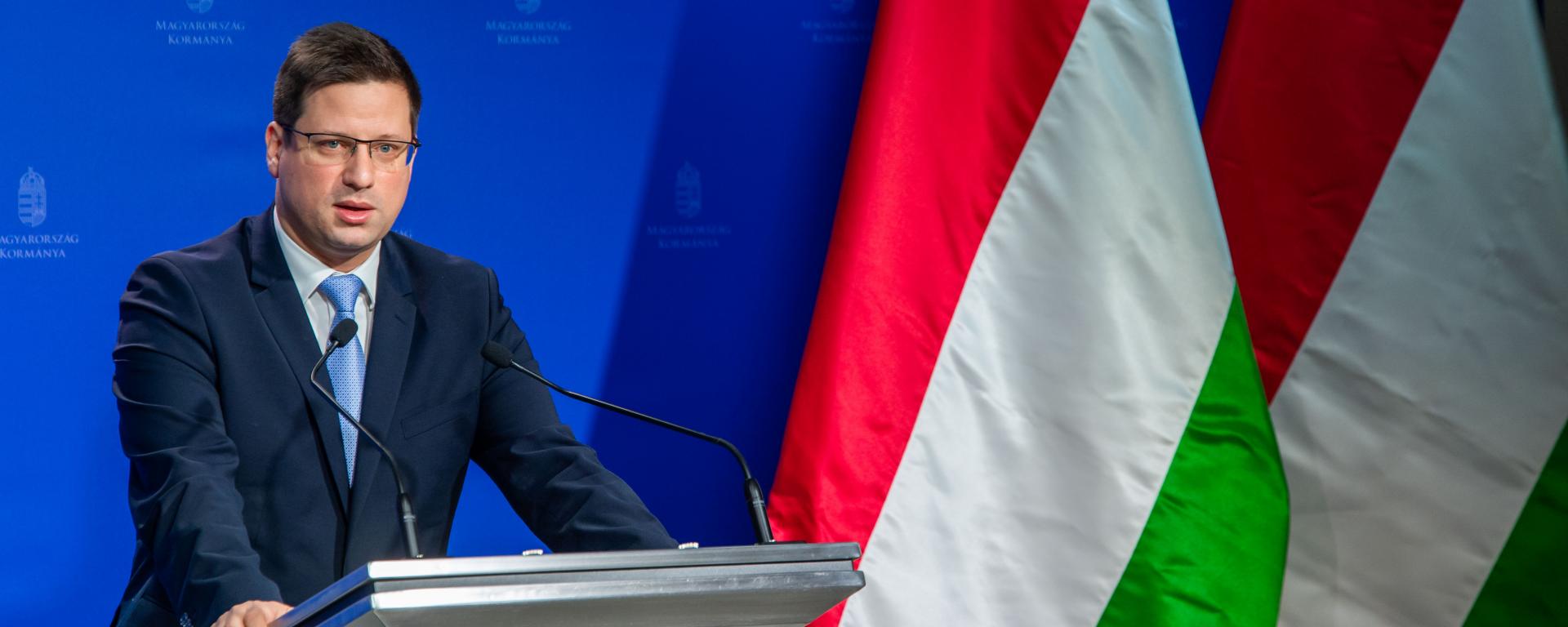 tovább lesz érvényes a védettségi igazolvány