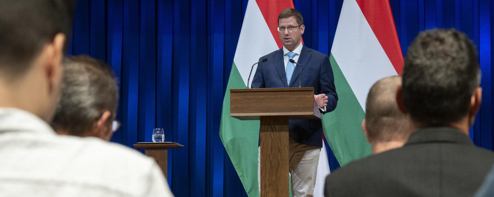 Gulyás Gergely: szeptembertől indul a fix 3 százalékos lakáshitel, az ingázók is felvehetik 2