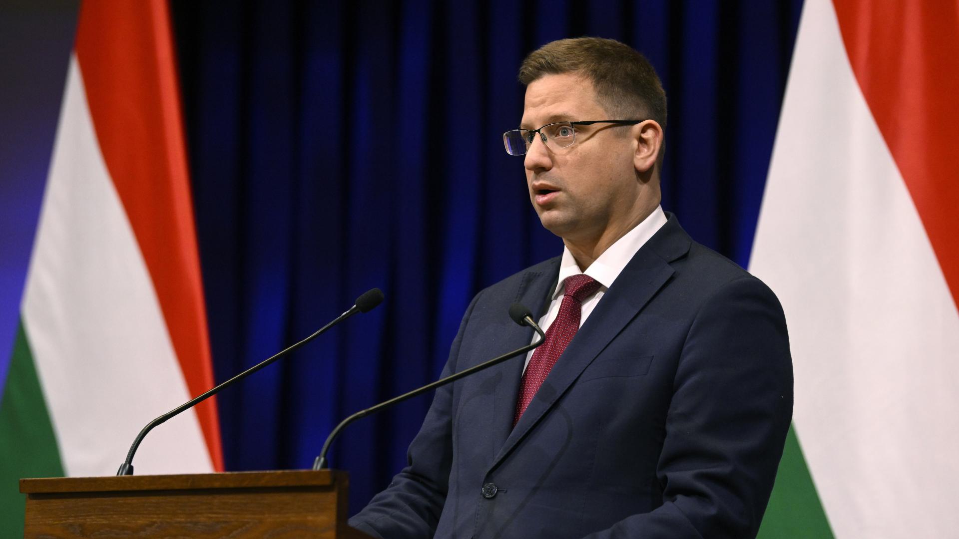 Három, kényszersorozásért felelős ukrán katonai vezetőt tiltottunk ki