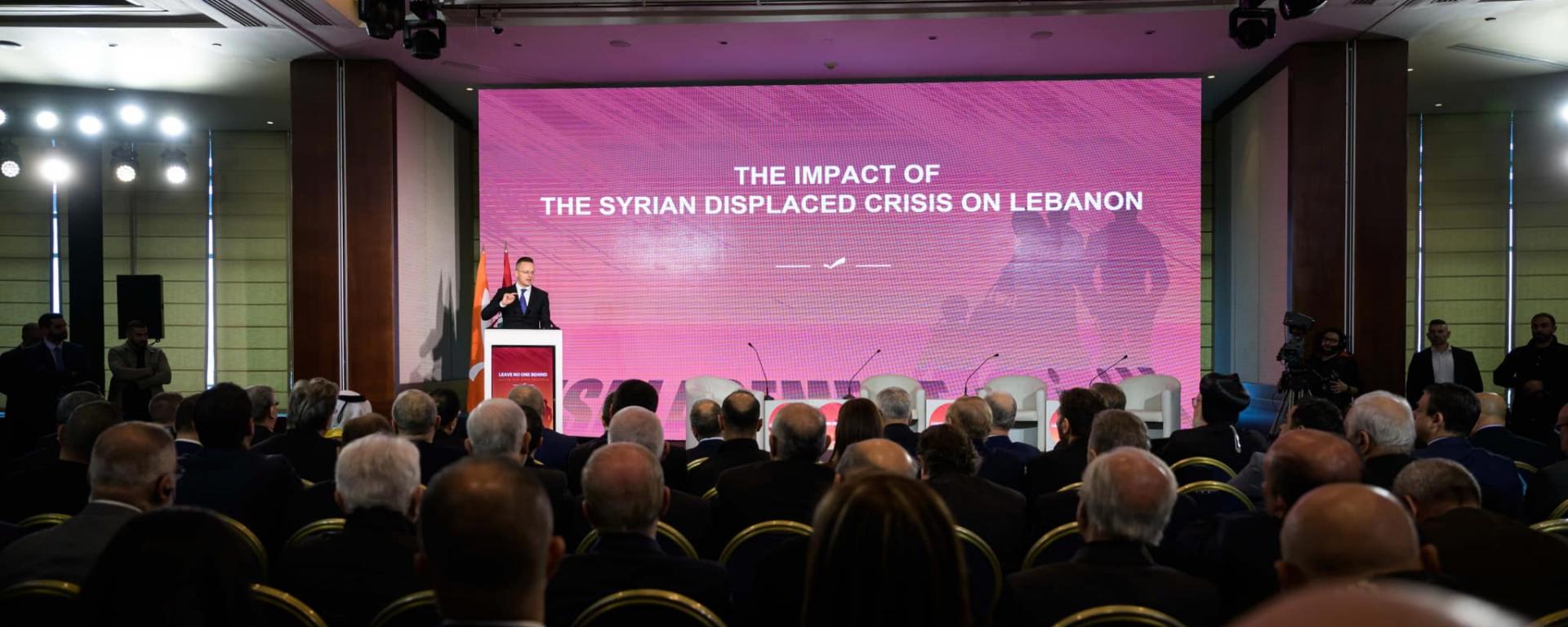 Szijjártó Péter: a nemzetközi közösségnek segítenie kell a szíriai menekültek hazatérését