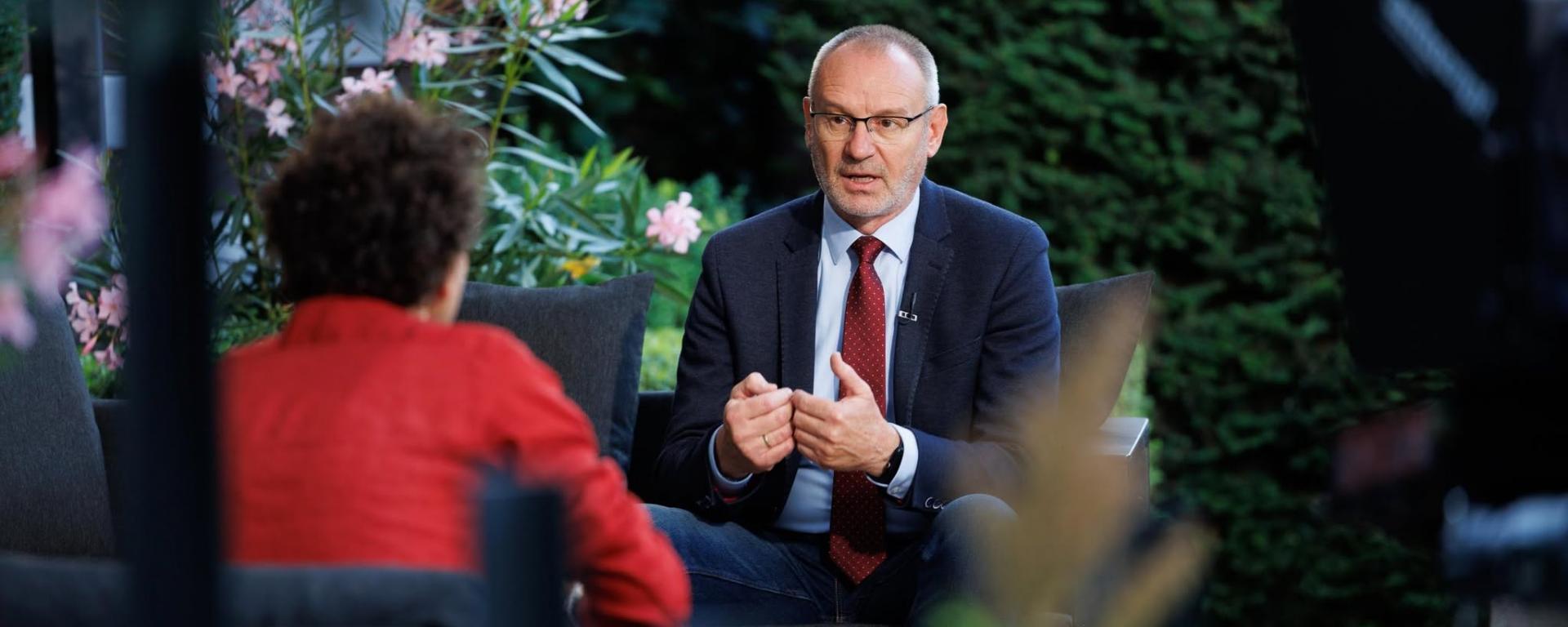 Zsigó Róbert: az Európai Bizottság követeli az árréscsökkentés eltörlését