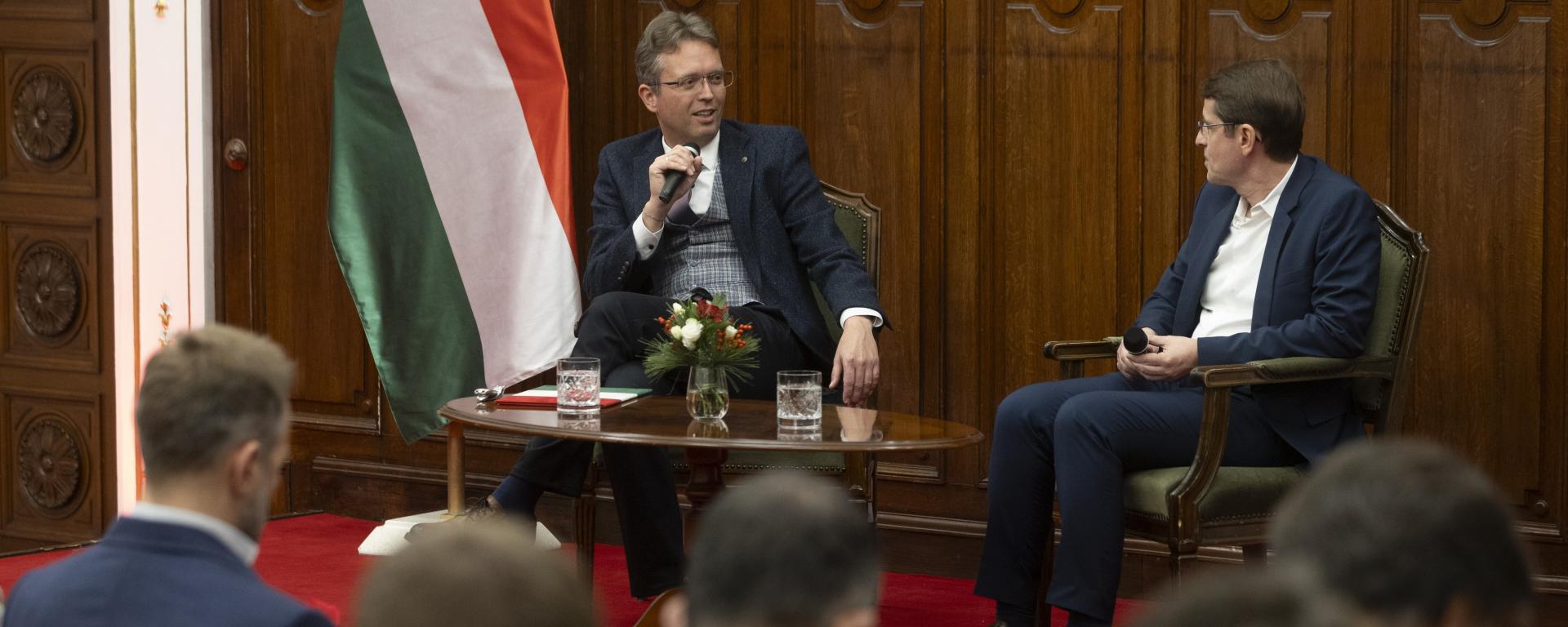 Roska Botond neurobiológussal beszélgetett Hankó Balázs miniszter