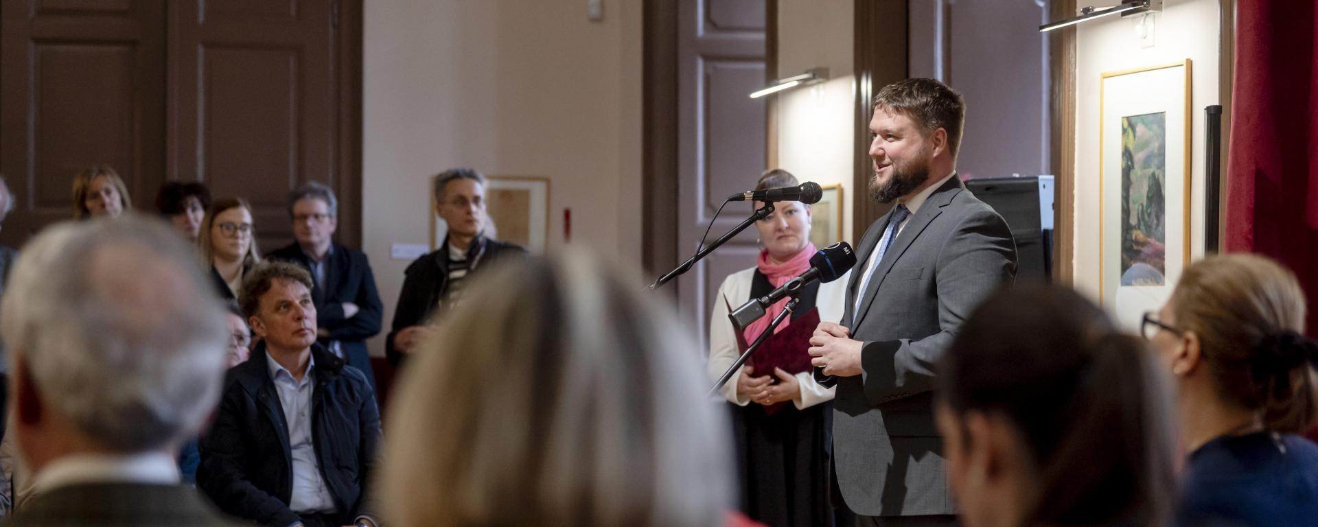 Megnyílt a Tavaszi ébredés című kiállítás Szécsényben