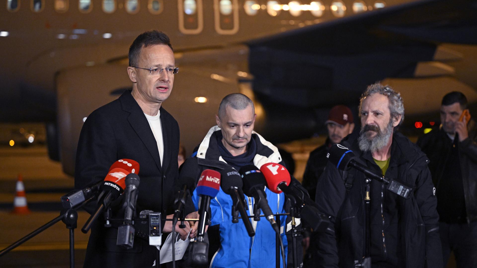 Hazahoztuk a kényszersorozott magyar hadifoglyokat