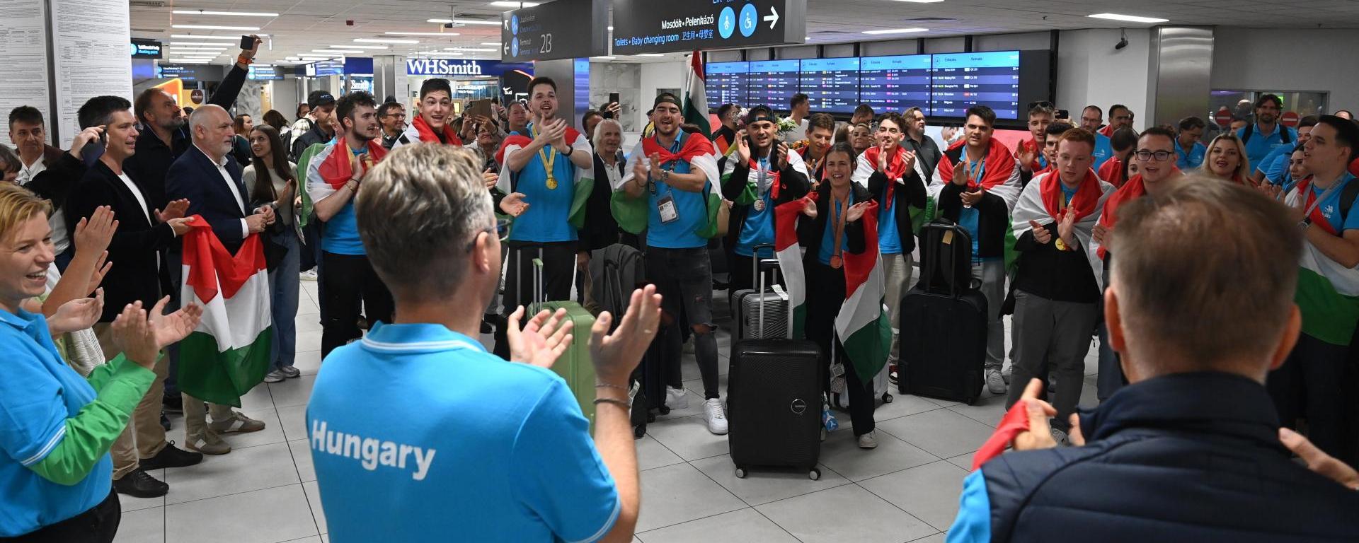 Hankó Balázs köszöntötte a dániai Euroskills 2025-ről hazaérő magyar versenyzőket