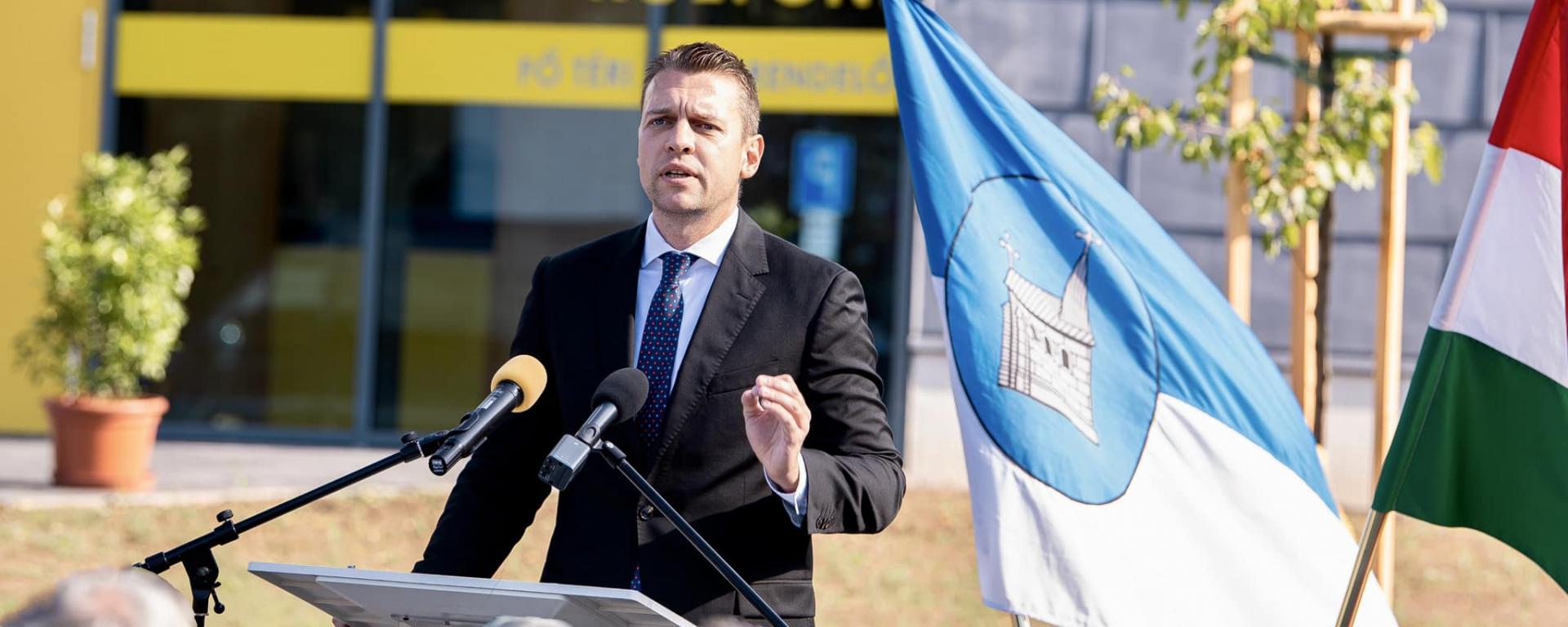 Menczer Tamás: negyven százalékkal növeli a helyi szakrendelési kapacitásokat az új budakeszi egészségház