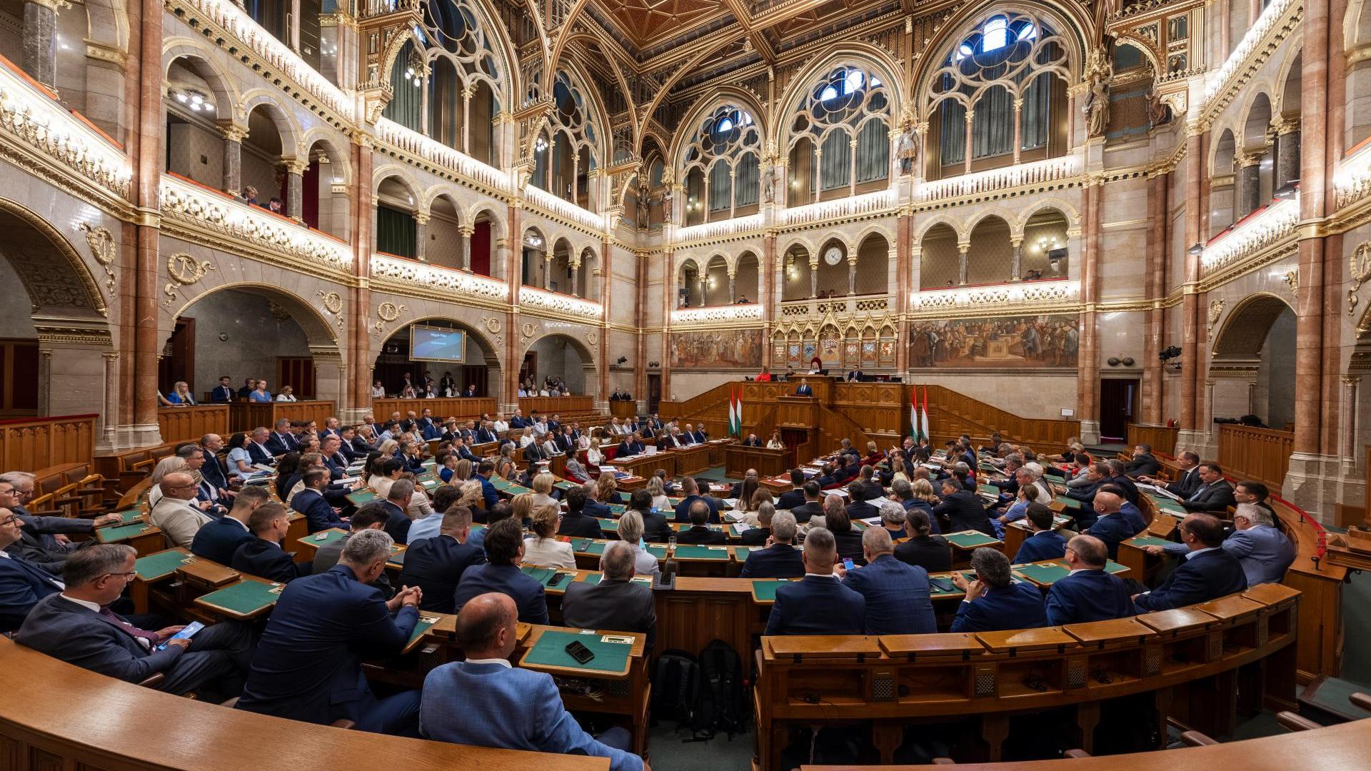 Magyar Péter: A paksi válság kezelése az ország közös sikere