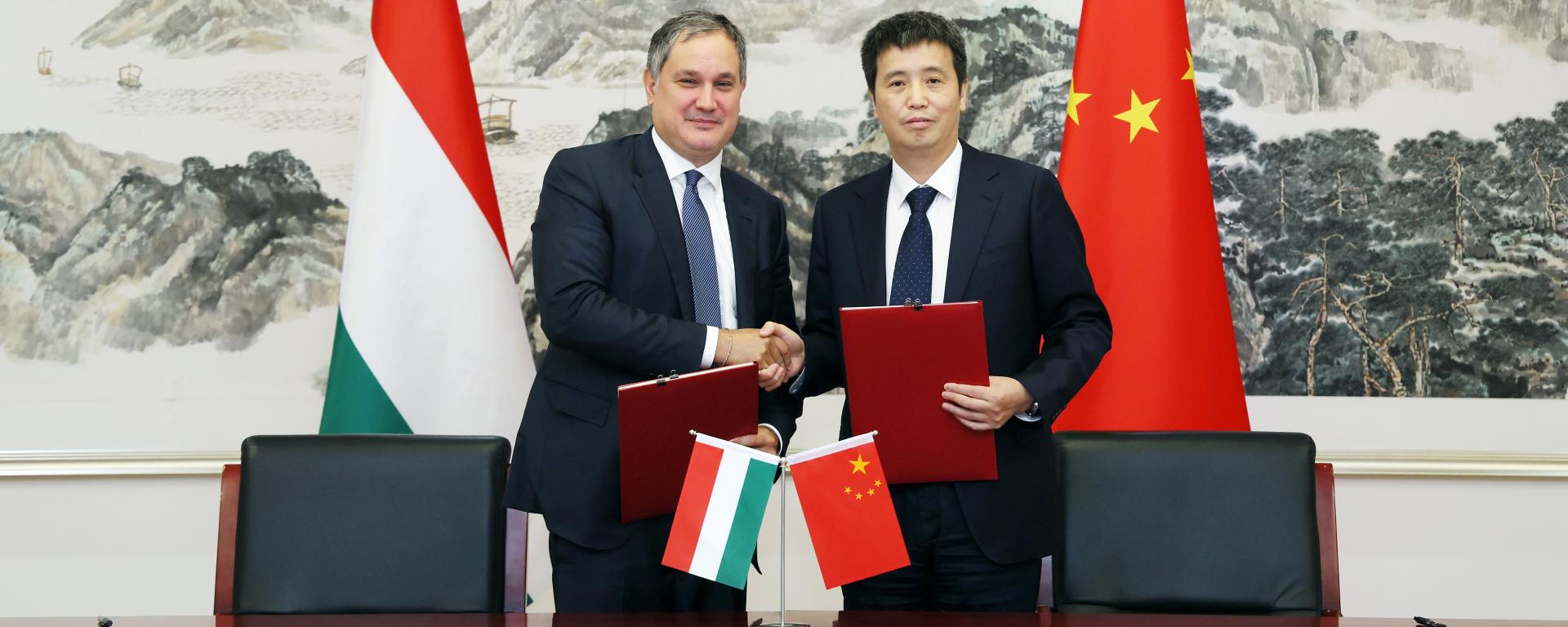 nagy márton kína aláírás