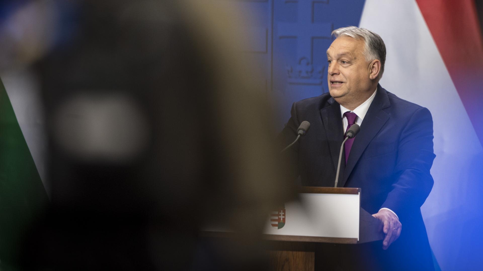  A vállalkozók adóterheit csökkentjük, a bürokráciát visszavágjuk