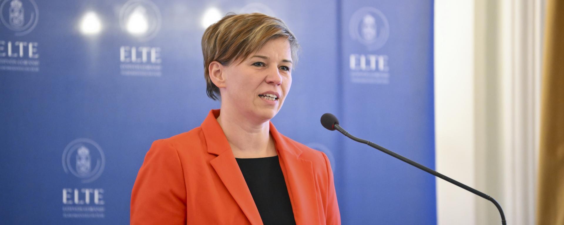 Varga-Bajusz Veronika: a kormány támogatja az iskolai fejlesztéseket és a pedagógusok munkáját