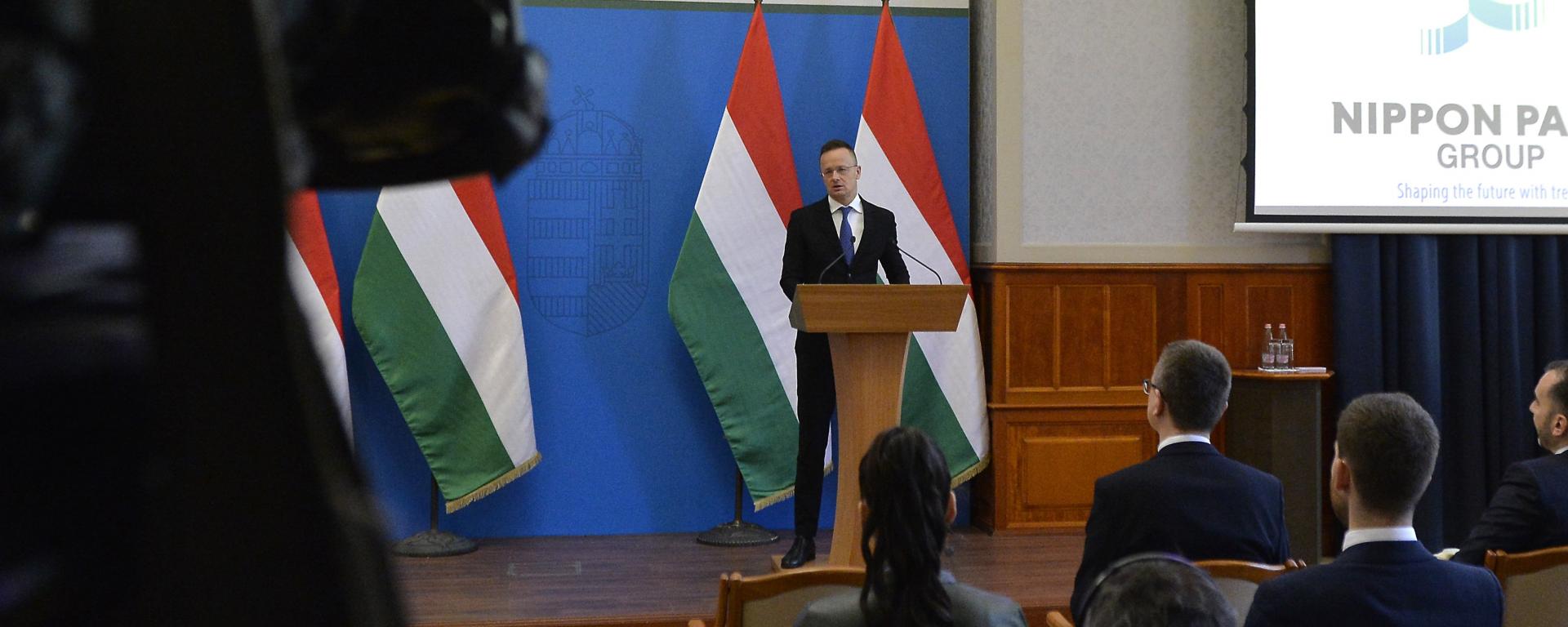 Szijjártó Péter-NIPPON