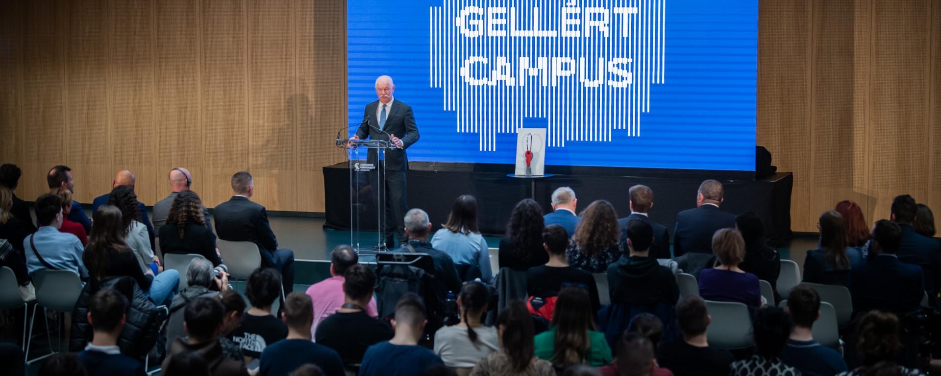 Csák János: a felsőoktatási modellváltás célja az egyetemeknek minél nagyobb szabadságot adni