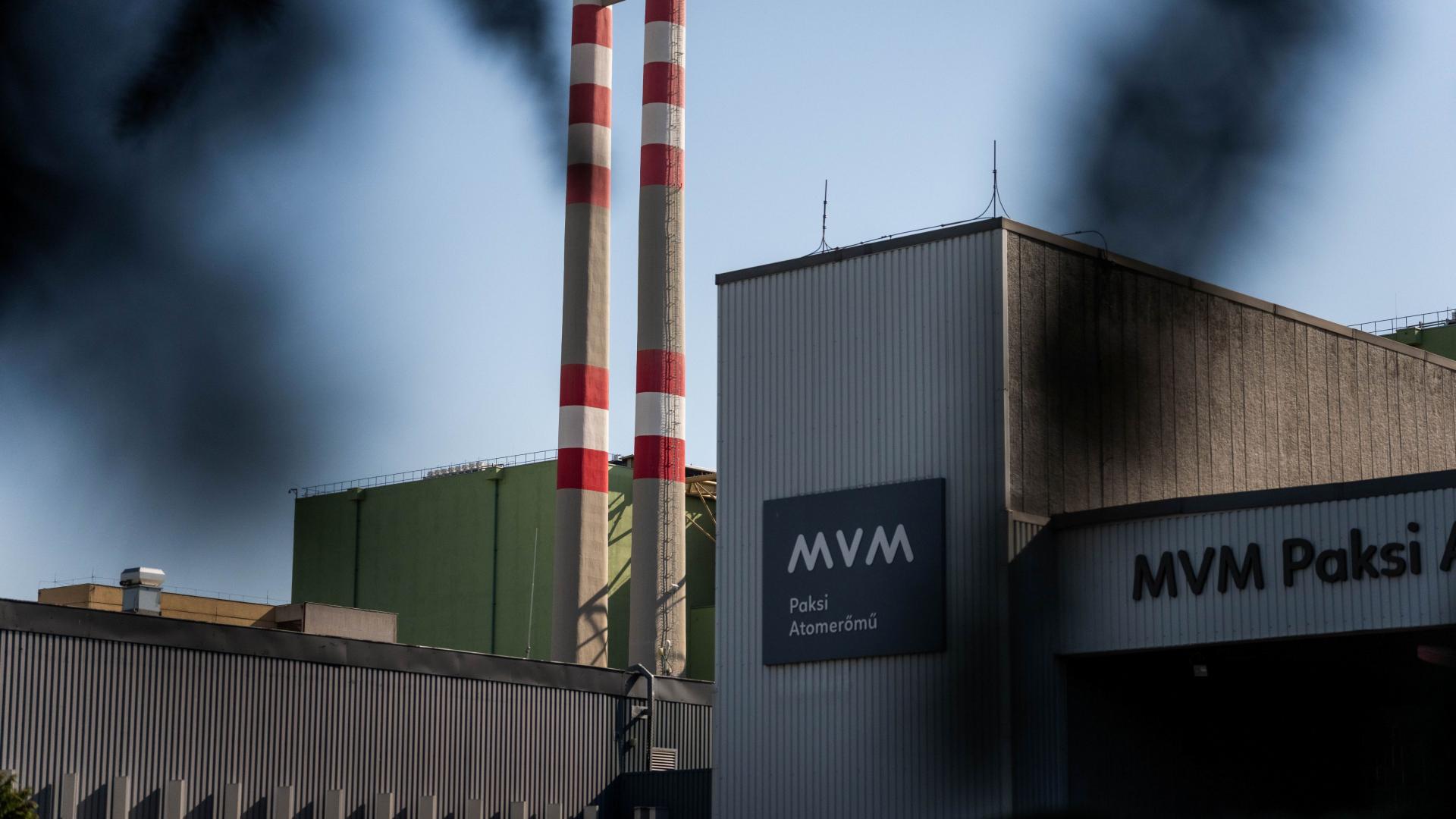A kormány döntései a Paksi Atomerőmű hűtővízének biztosítására