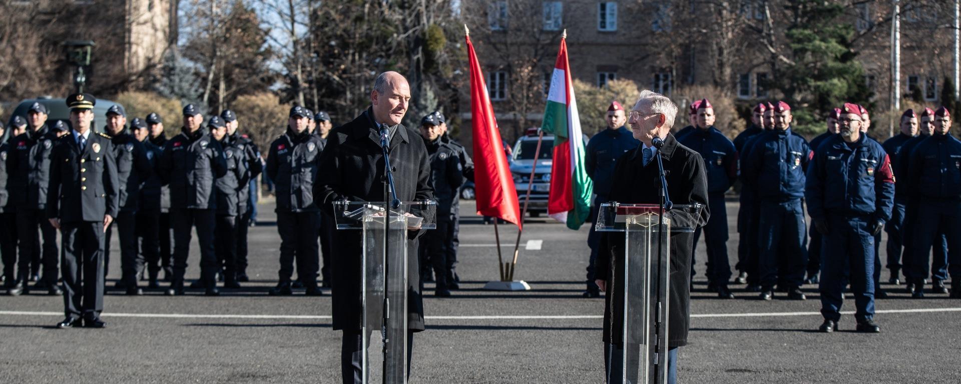 török rendőrök 7