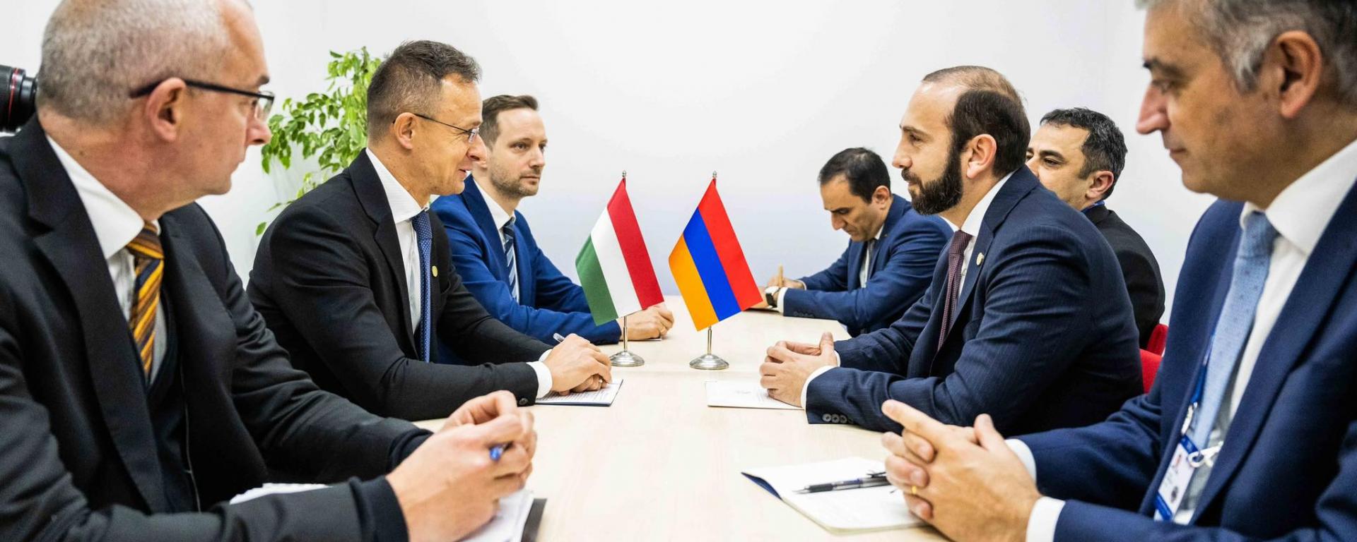 Szijjártó Péter-örmény