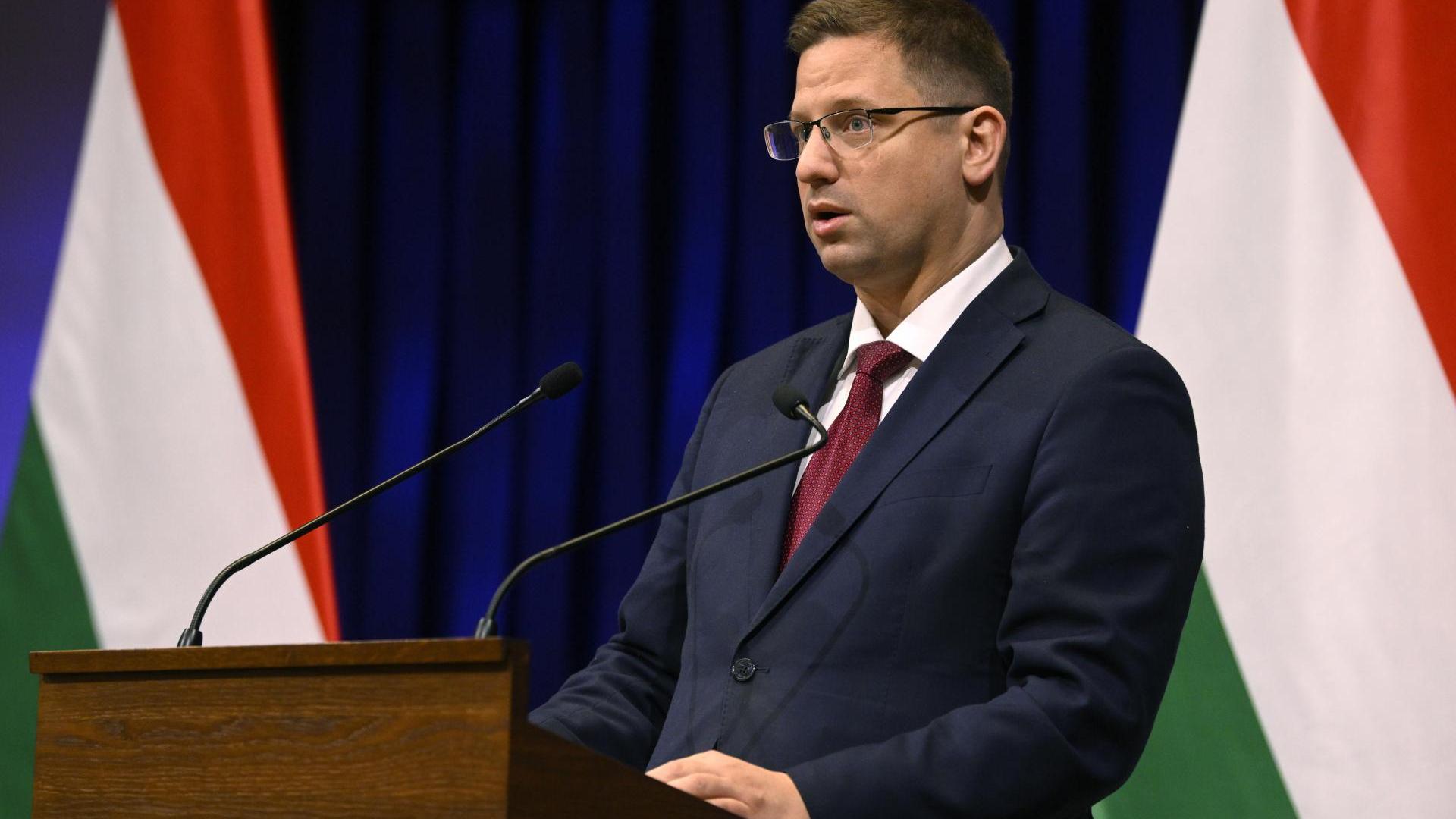 Három, kényszersorozásért felelős ukrán katonai vezetőt tiltottunk ki