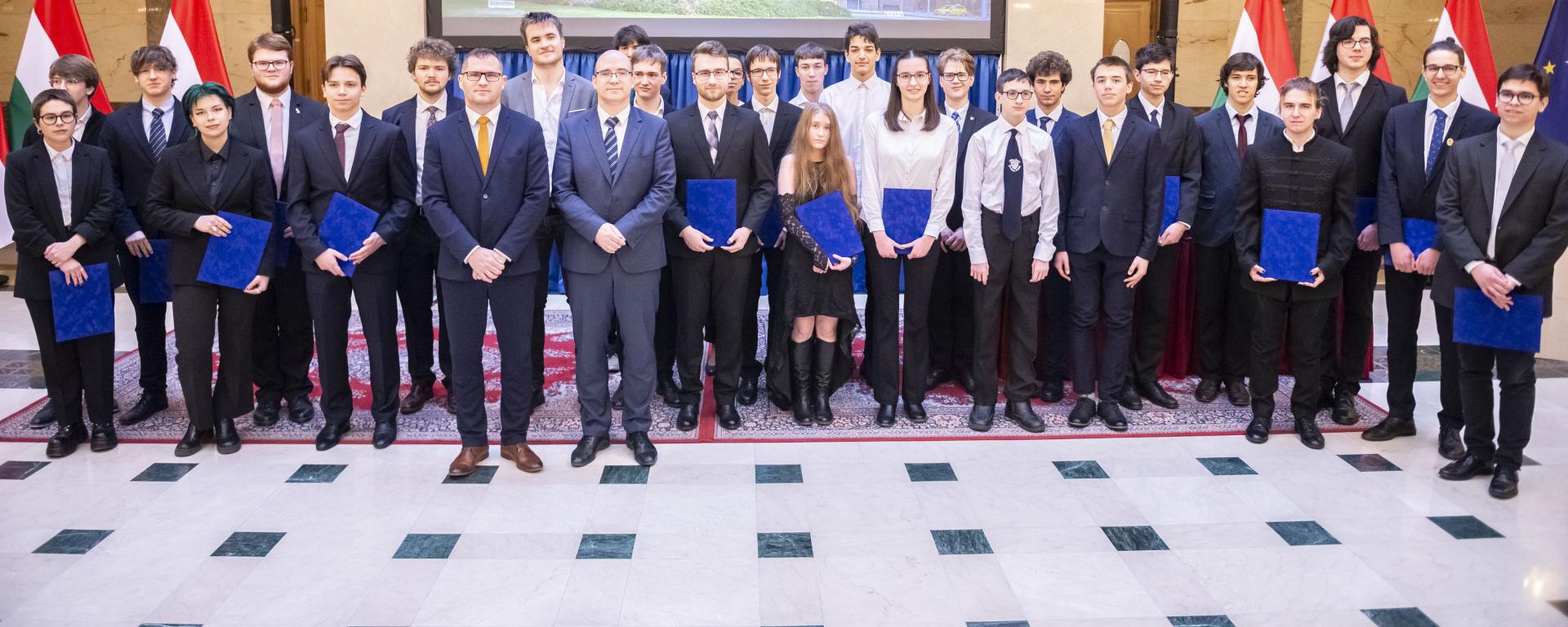 Elismerés a diákolimpikonoknak - fejléc