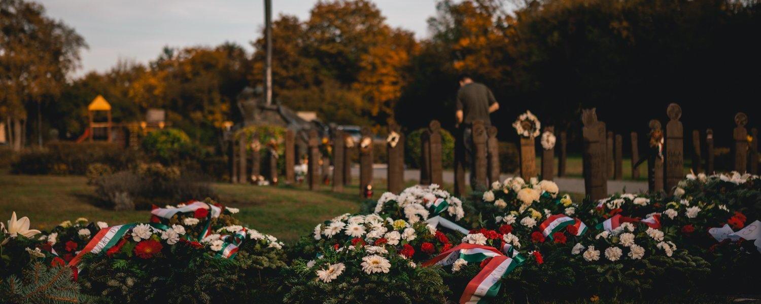 Főhajtás a sortűz áldozatai előtt