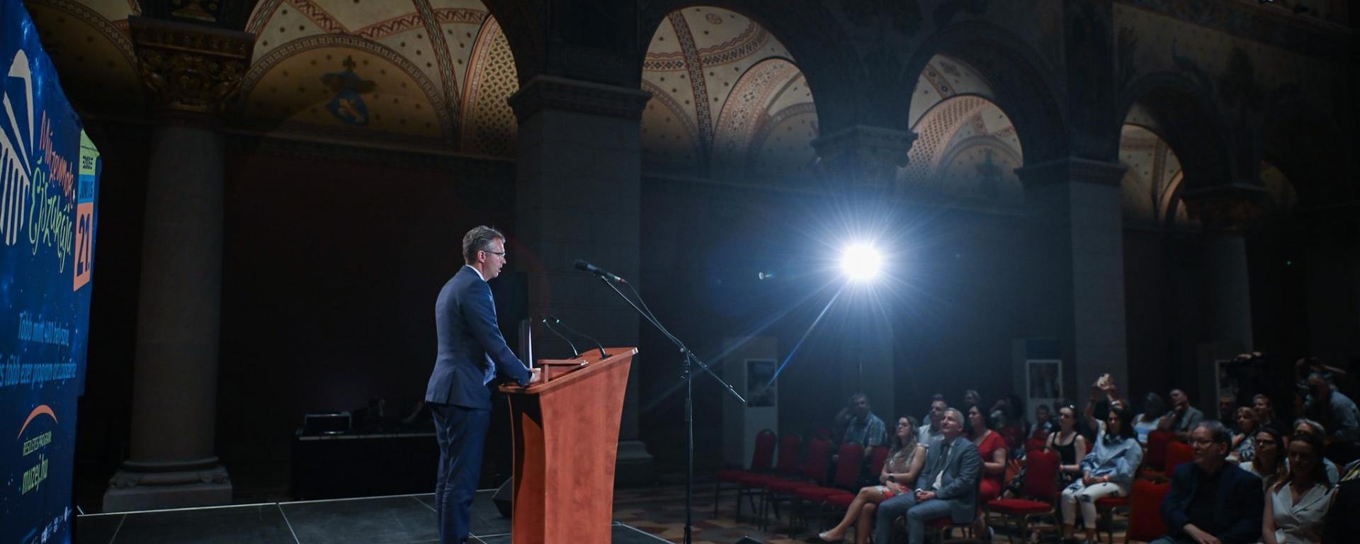 Múzeumok éjszakája - Hankó Balázs megnyitotta a rendezvénysorozatot