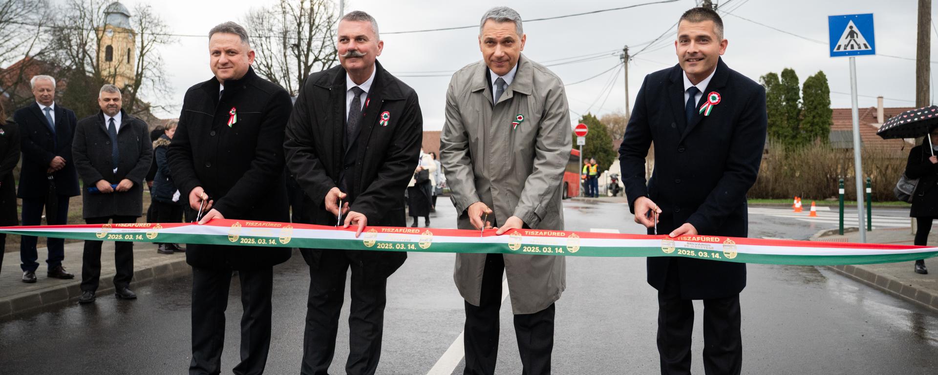 Lázár János: a kormány kész és képes Magyarországon vidéket építeni