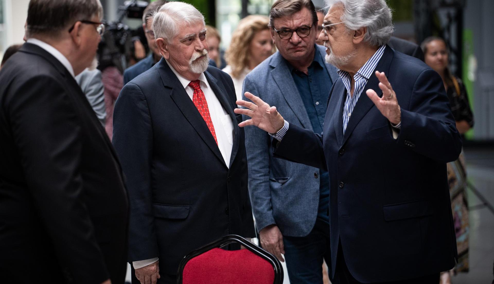 Placido Domingo Gyorben Ad Koncertet Az Egeszsegugyi Dolgozok Tiszteletere