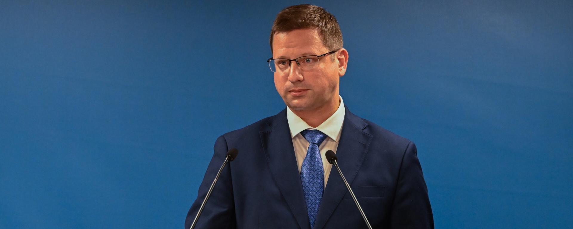 Gulyás Gergely: az online csalások több mint 80 százaléka mögött ukrán szervezett bűnözői csoportok állnak