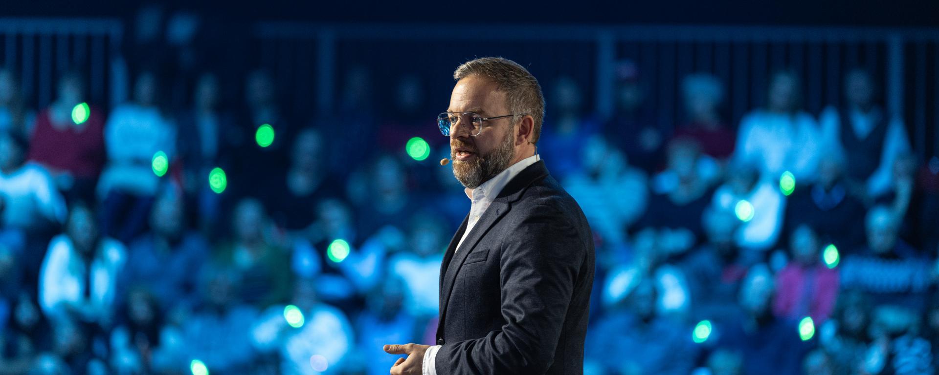 Orbán Balázs: a békének, a háborúból és a háborús felkészülésből való kimaradásnak ma Magyarországon csak a Fidesz-KDNP, a nemzeti kormány és Orbán Viktor a záloga