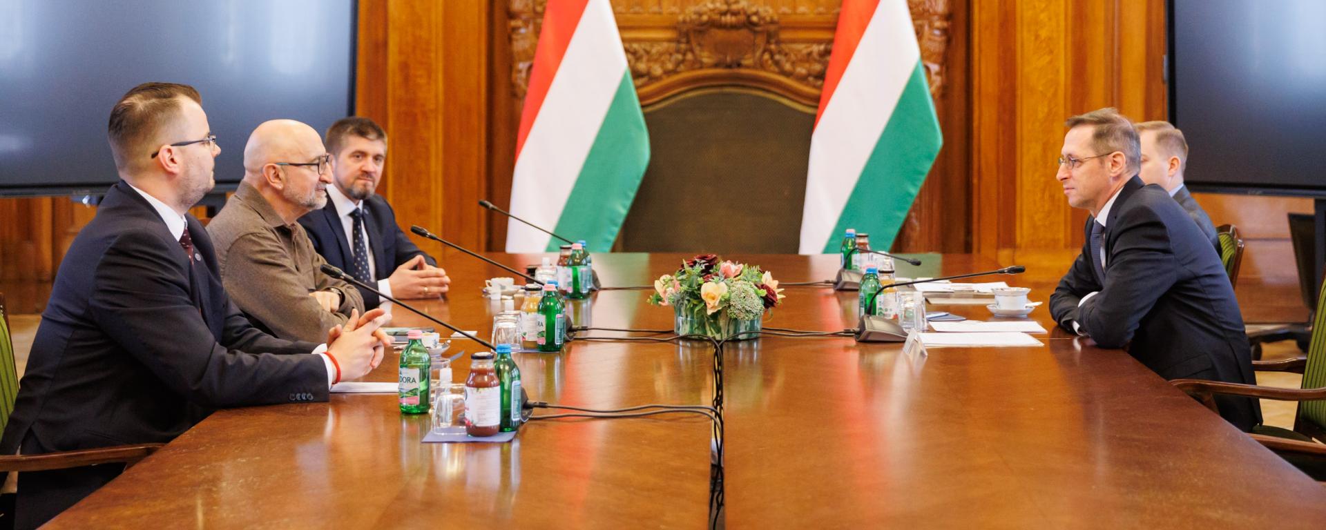 Varga Mihály és Luis Sanz találkozója, 2023. április 4.